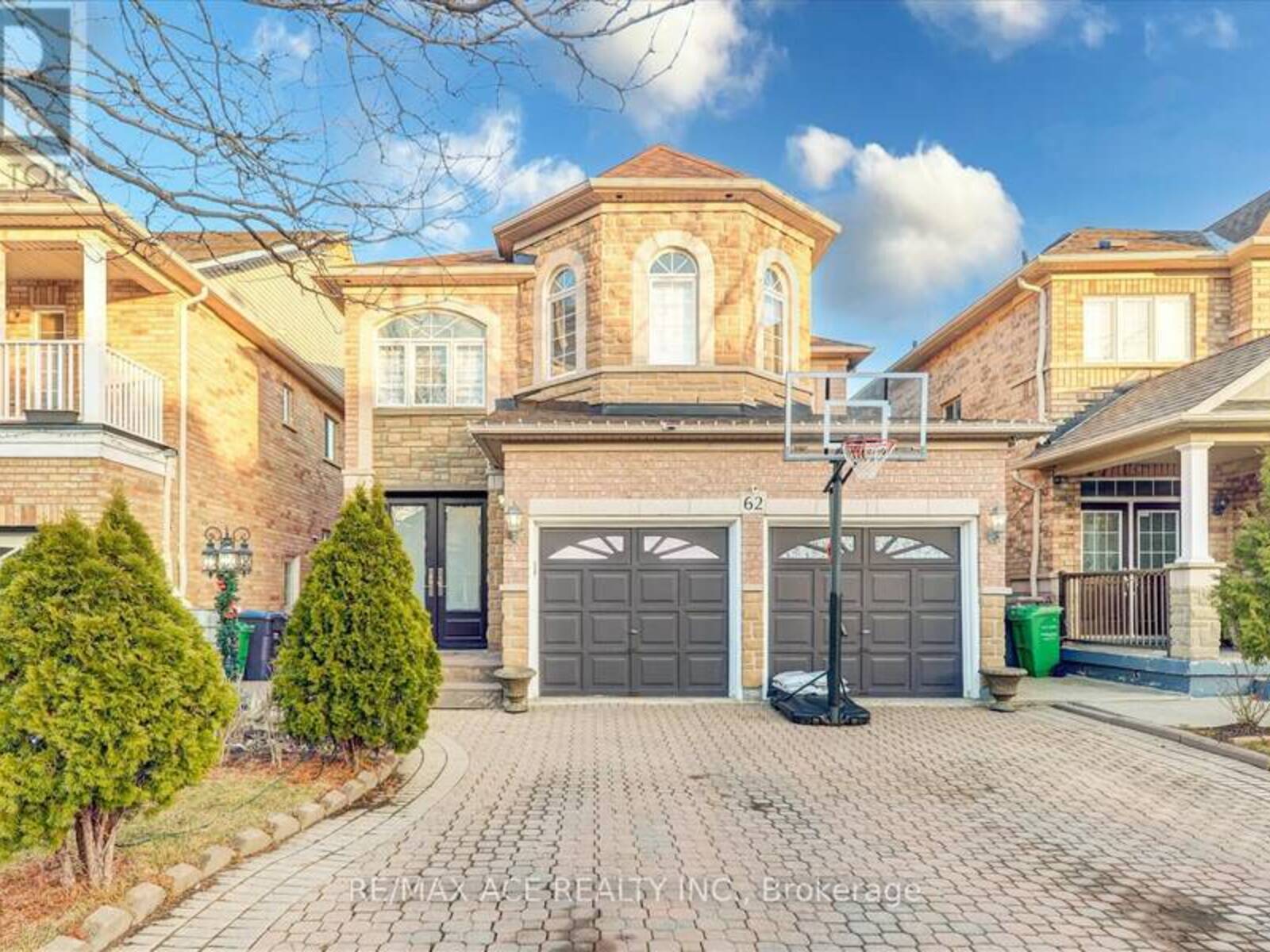 62 SAFFRON CRESCENT, Brampton, Ontario L6S 6H7