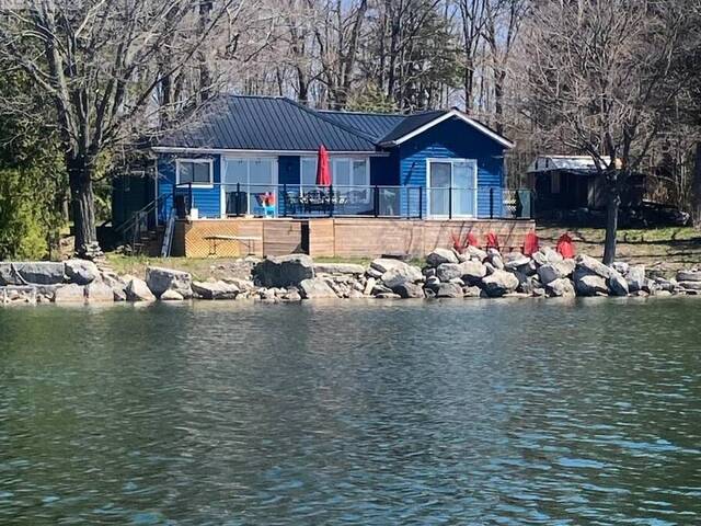 2580 BUCKHORN ROAD Selwyn Ontario, K0L 2H0 - 3 Bedrooms Waterfront Home For sale