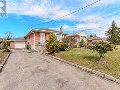 19 BELGATE PLACE Toronto Ontario, M9C 3Y5