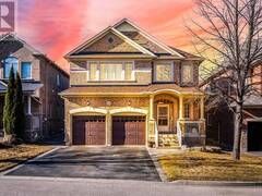 18 TONNER CRESCENT Aurora Ontario, L4G 0G6