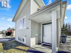 259 CARL AVENUE Thunder Bay Ontario, P7B 4Z3