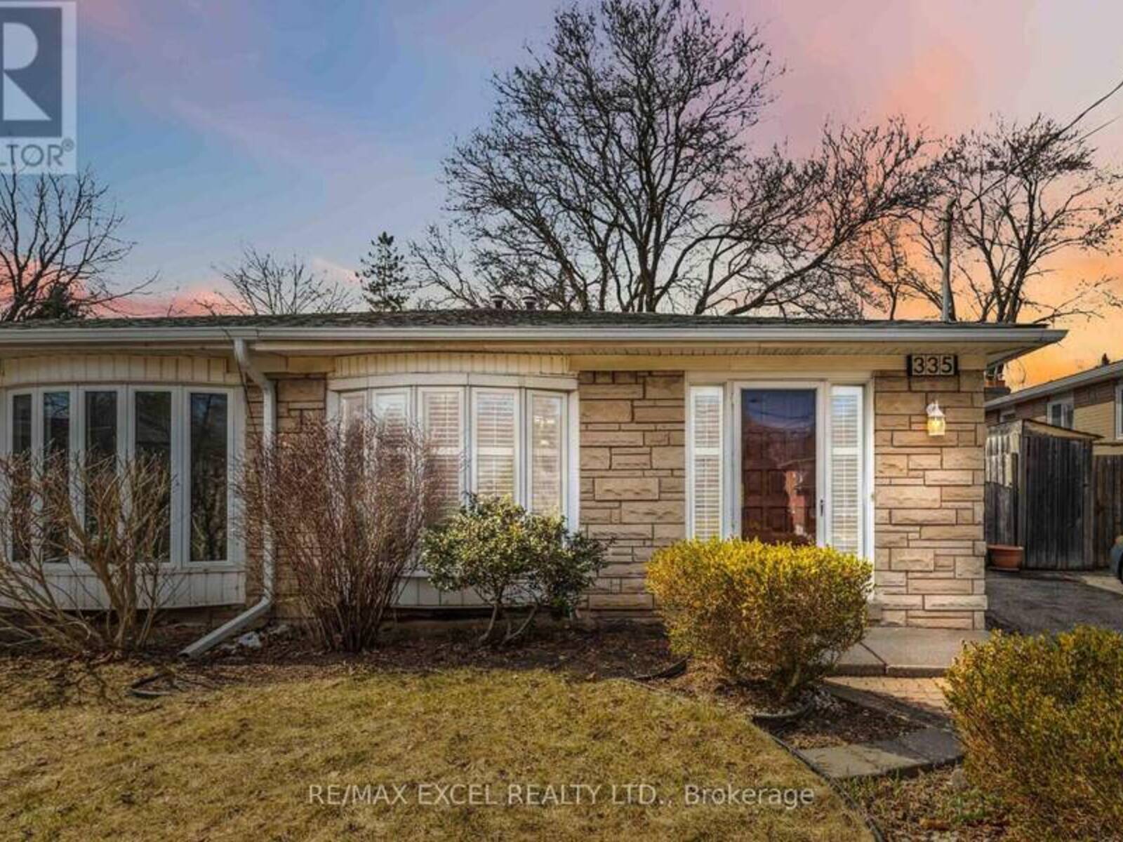 335 WOODSWORTH ROAD, Toronto, Ontario M2L 2T7