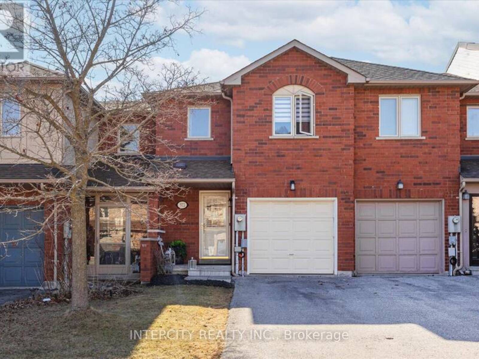 372 SPARROW CIRCLE, Pickering, Ontario L1V 7E7