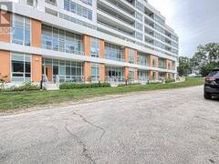 402 - 10 WILBY CRESCENT Toronto Ontario, M9N 1E6