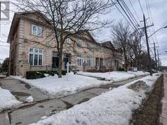 M - 3348 BAYVIEW AVENUE Toronto Ontario, M2M 3R9