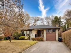 118 PALM DRIVE Toronto Ontario, M3H 2C4