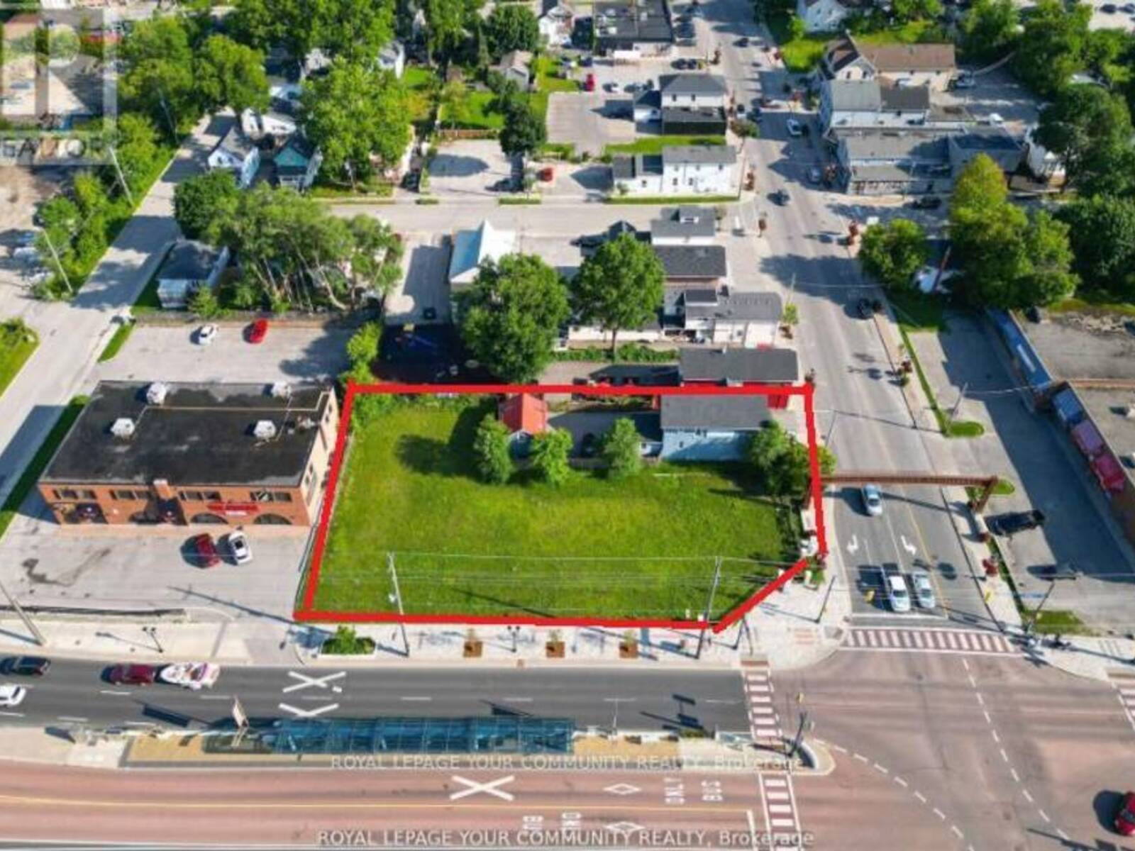 11 MAIN ST (432/438 DAVIS) E, Newmarket, Ontario L3Y 3Y1
