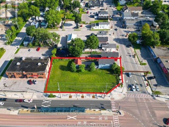 11 MAIN ST (432/438 DAVIS) E Newmarket Ontario, L3Y 3Y1 - Multi-family Home For Sale