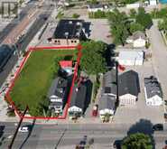 11 MAIN ST (432/438 DAVIS) E | Newmarket Ontario | Slide Image Three