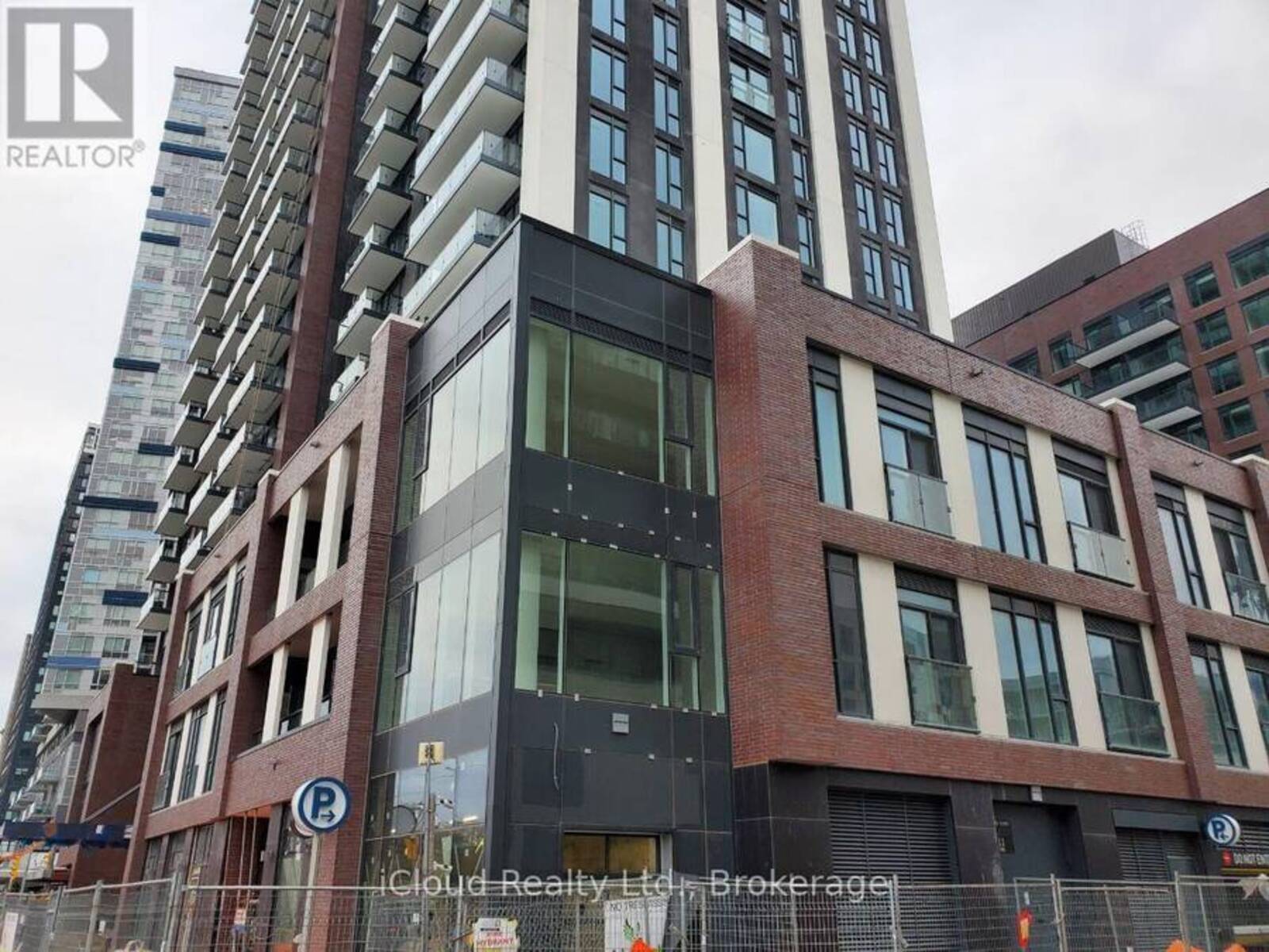 203 - 130 RIVER STREET, Toronto, Ontario M5A 3P7
