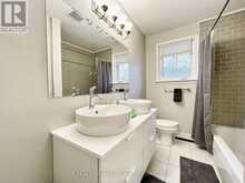 24 GENTRY CRESCENT | Richmond Hill Ontario | Slide Image Eighteen