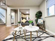 24 GENTRY CRESCENT | Richmond Hill Ontario | Slide Image Three