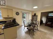 102 BURWELL CRESCENT | Markham Ontario | Slide Image Ten
