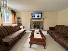 102 BURWELL CRESCENT | Markham Ontario | Slide Image Eleven