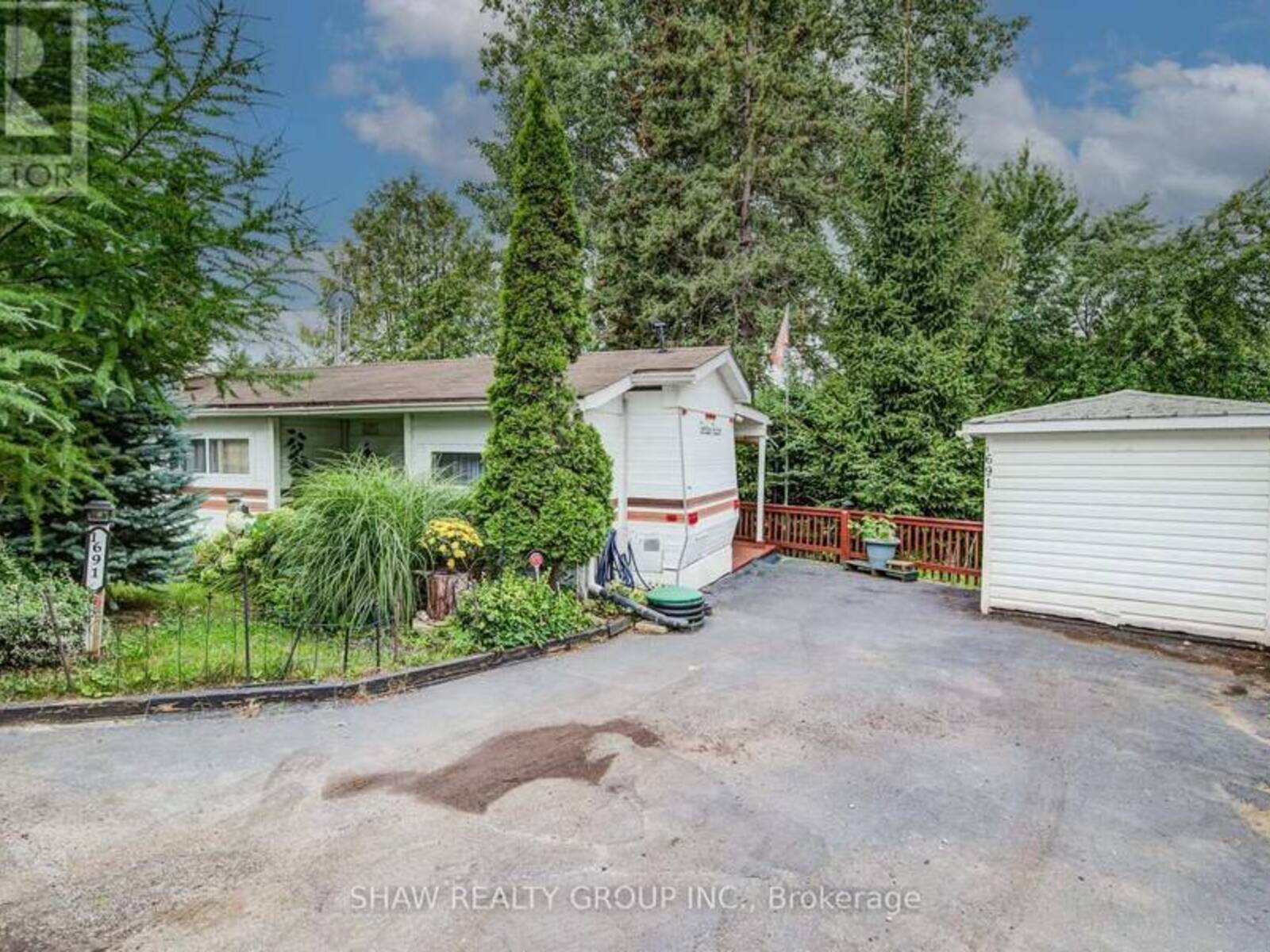 691 OAK CRESCENT, Fergus, Ontario N1M 2W5