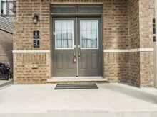 6 BANNISTER ROAD | Barrie Ontario | Slide Image Two