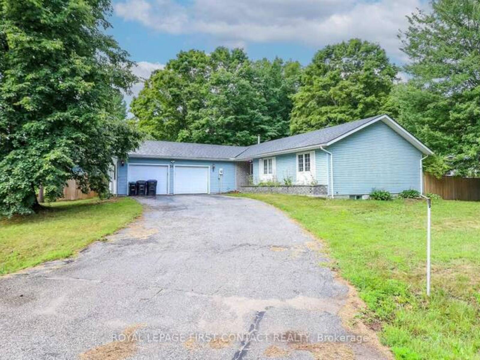 24 HOWARD AVENUE, Tiny, Ontario L0L 2T0