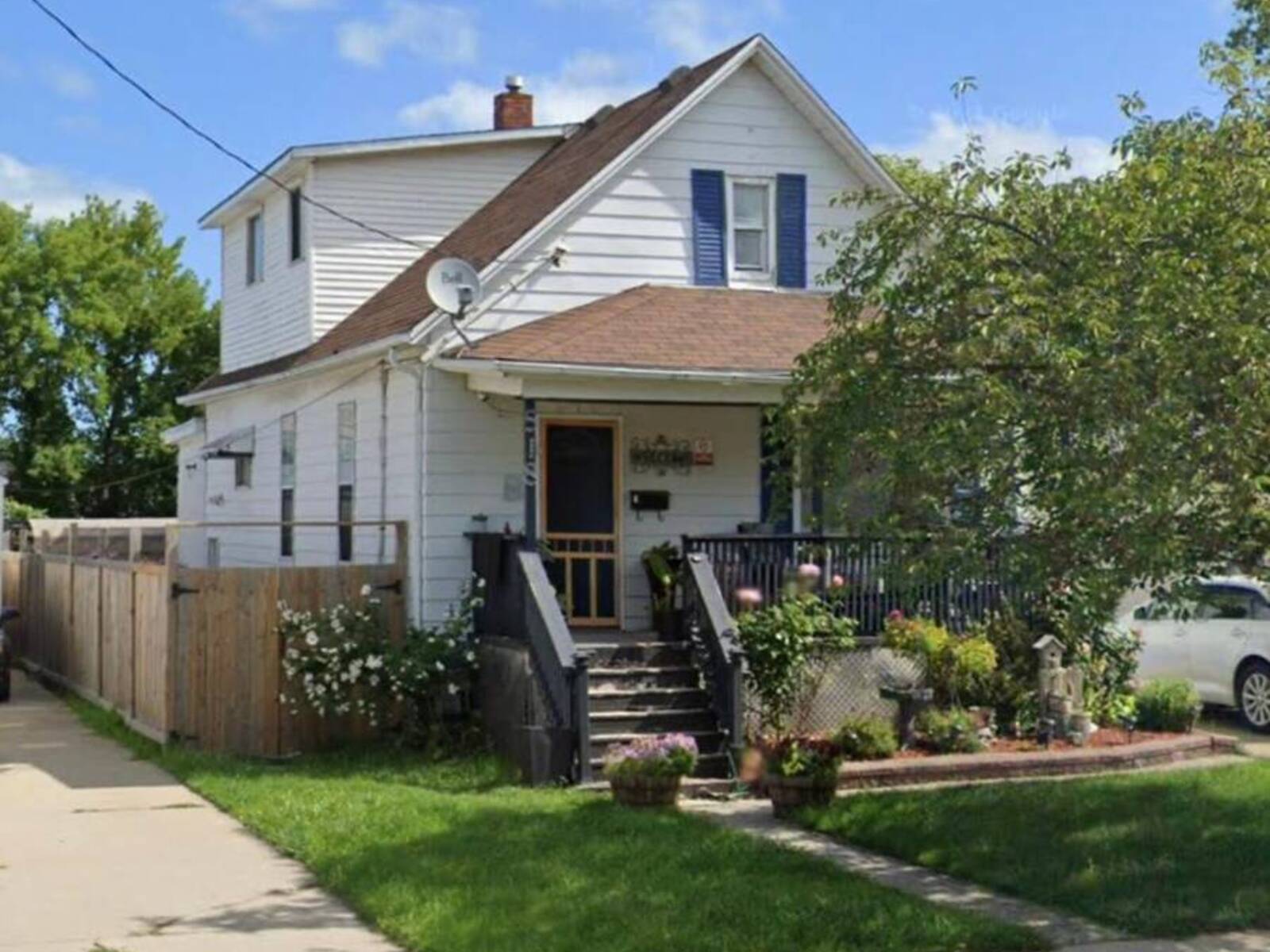 518 GEORGE STREET, Sarnia, Ontario N7T 4P9