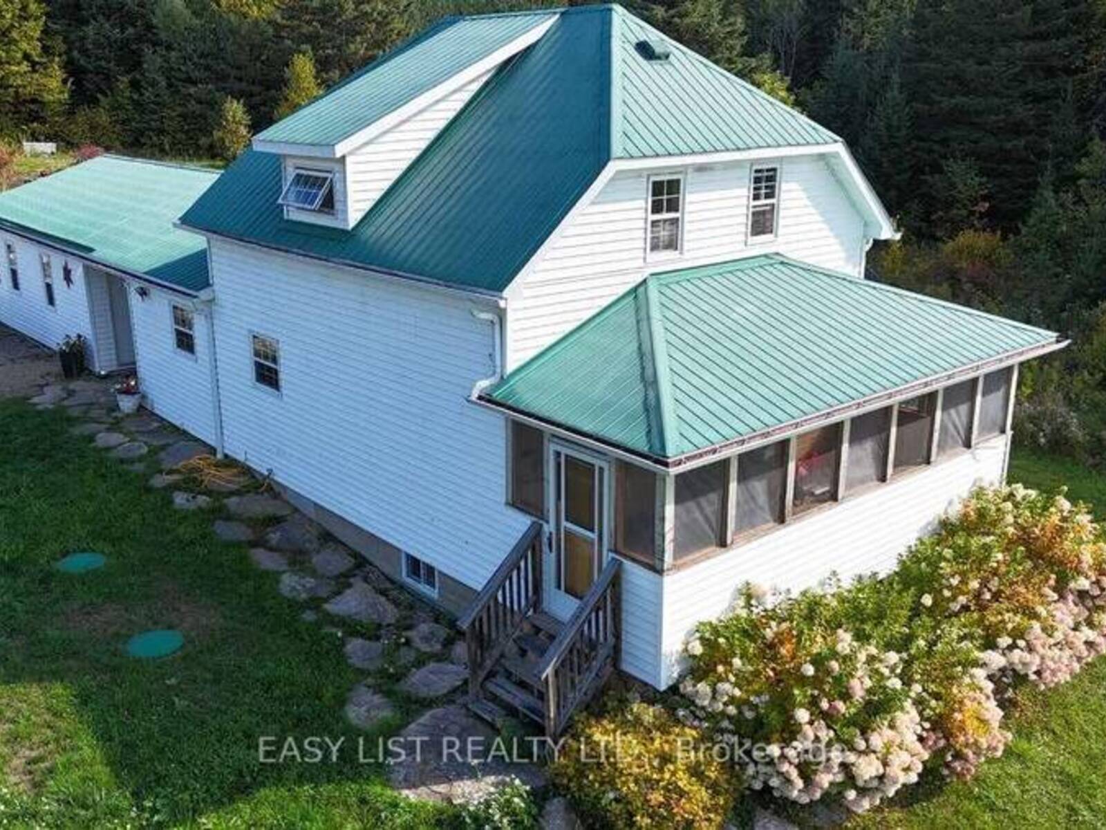 2170 HIGHWAY 520 W, Magnetawan, Ontario P0A 1C0