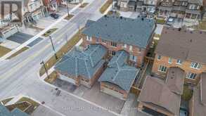 3 HENRY BAUER AVENUE | Markham Ontario | Slide Image Ten