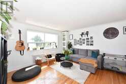 121 FOURTH STREET | Toronto Ontario | Slide Image Thirteen