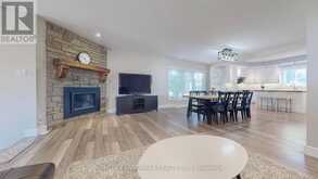 208 LAKESHORE DRIVE | Bobcaygeon Ontario | Slide Image Thirteen