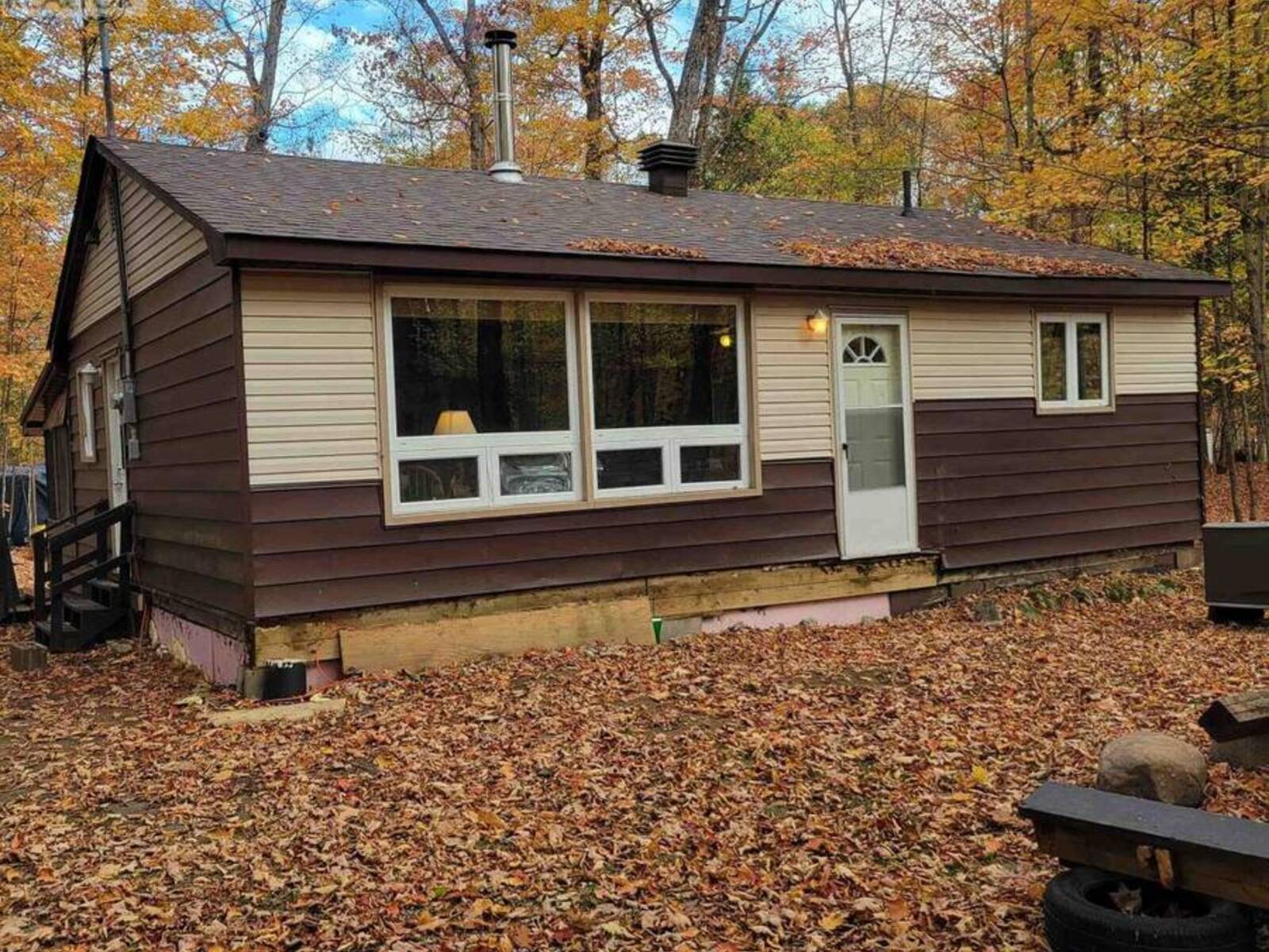 57 MAPLE GROVE DRIVE, Huntsville, Ontario P1H 2J3