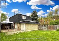 25 IVANIC COURT | Whitby Ontario | Slide Image Two