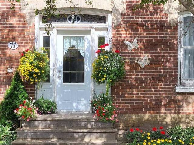 71 HIGH STREET Georgina Ontario, L0E 1R0 - 3 Bedrooms Home For Sale