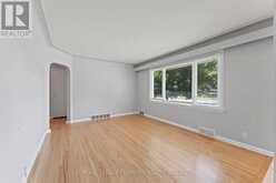 2504 ASKIN AVENUE | Windsor Ontario | Slide Image Nine
