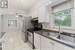 2504 ASKIN AVENUE | Windsor Ontario | Slide Image Sixteen