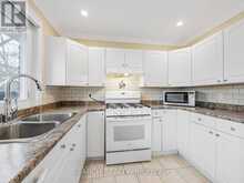 41 HAMILTON DRIVE | Newmarket Ontario | Slide Image Sixteen