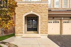 37 ROSS DRIVE | Brampton Ontario | Slide Image Four