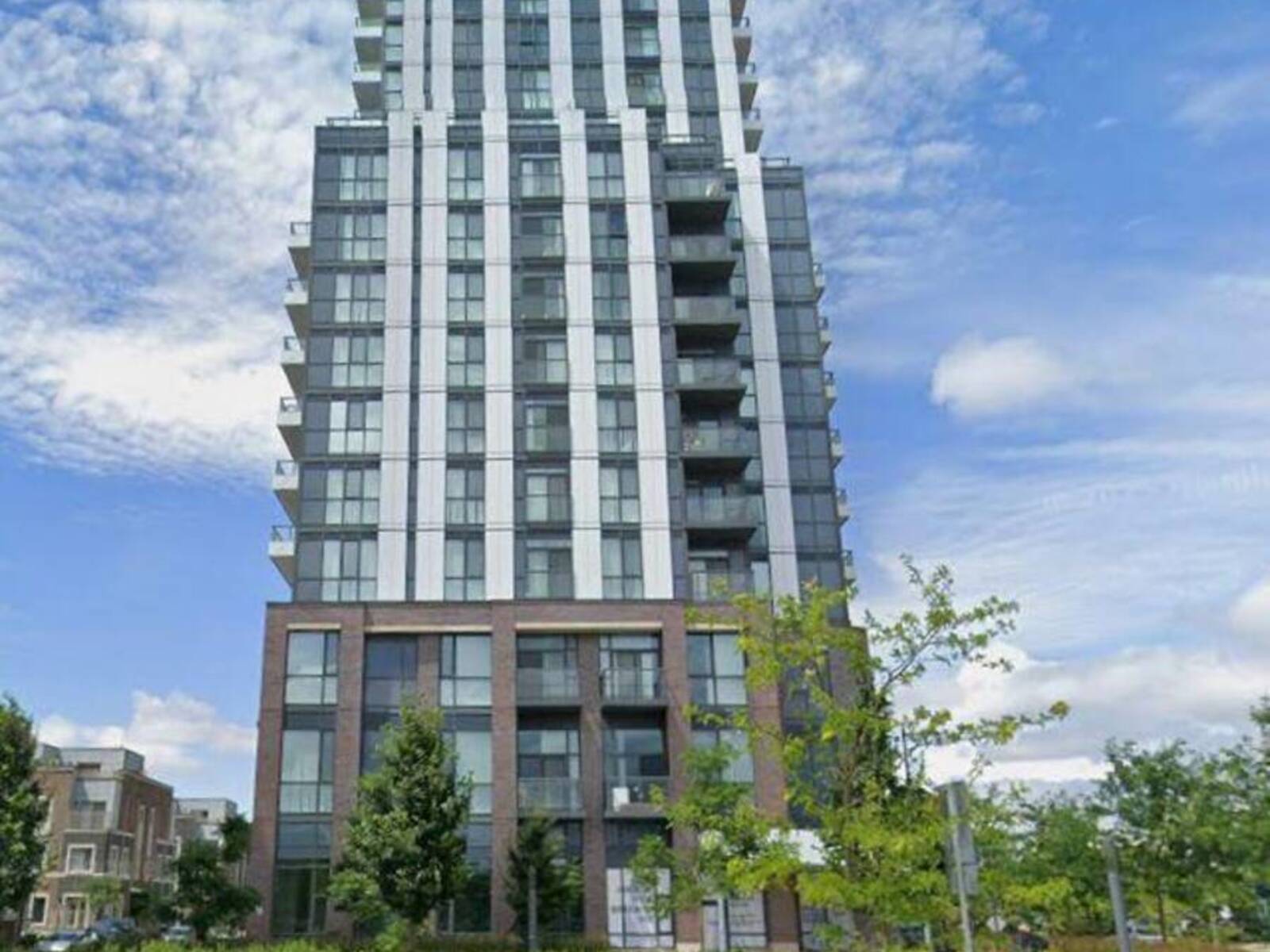511 - 38 HONEYCRISP CRESCENT, Vaughan, Ontario L4K 0M8