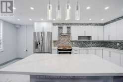206 - 10 EDGECLIFF GOLFWAY | Toronto Ontario | Slide Image Eight