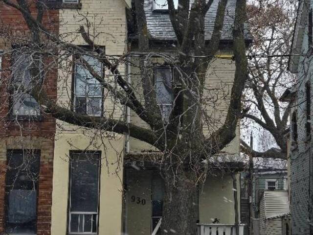 930 DUNDAS STREET E Toronto Ontario, M4M 1R3 - 14 Bedrooms Home For Sale