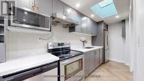 64 MACHELL AVENUE | Aurora Ontario | Slide Image Fifteen