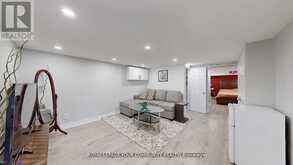 64 MACHELL AVENUE | Aurora Ontario | Slide Image Thirty-three