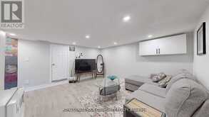 64 MACHELL AVENUE | Aurora Ontario | Slide Image Thirty-six
