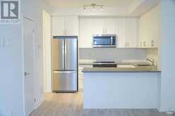 24 - 14 LYTHAM GREEN CIRCLE | Newmarket Ontario | Slide Image Ten