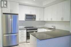 24 - 14 LYTHAM GREEN CIRCLE | Newmarket Ontario | Slide Image Thirteen
