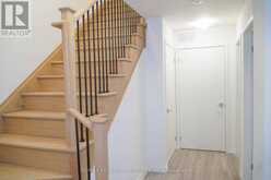 24 - 14 LYTHAM GREEN CIRCLE | Newmarket Ontario | Slide Image Nineteen