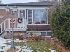 124 OVERTURE ROAD Toronto Ontario, M1E 2W4
