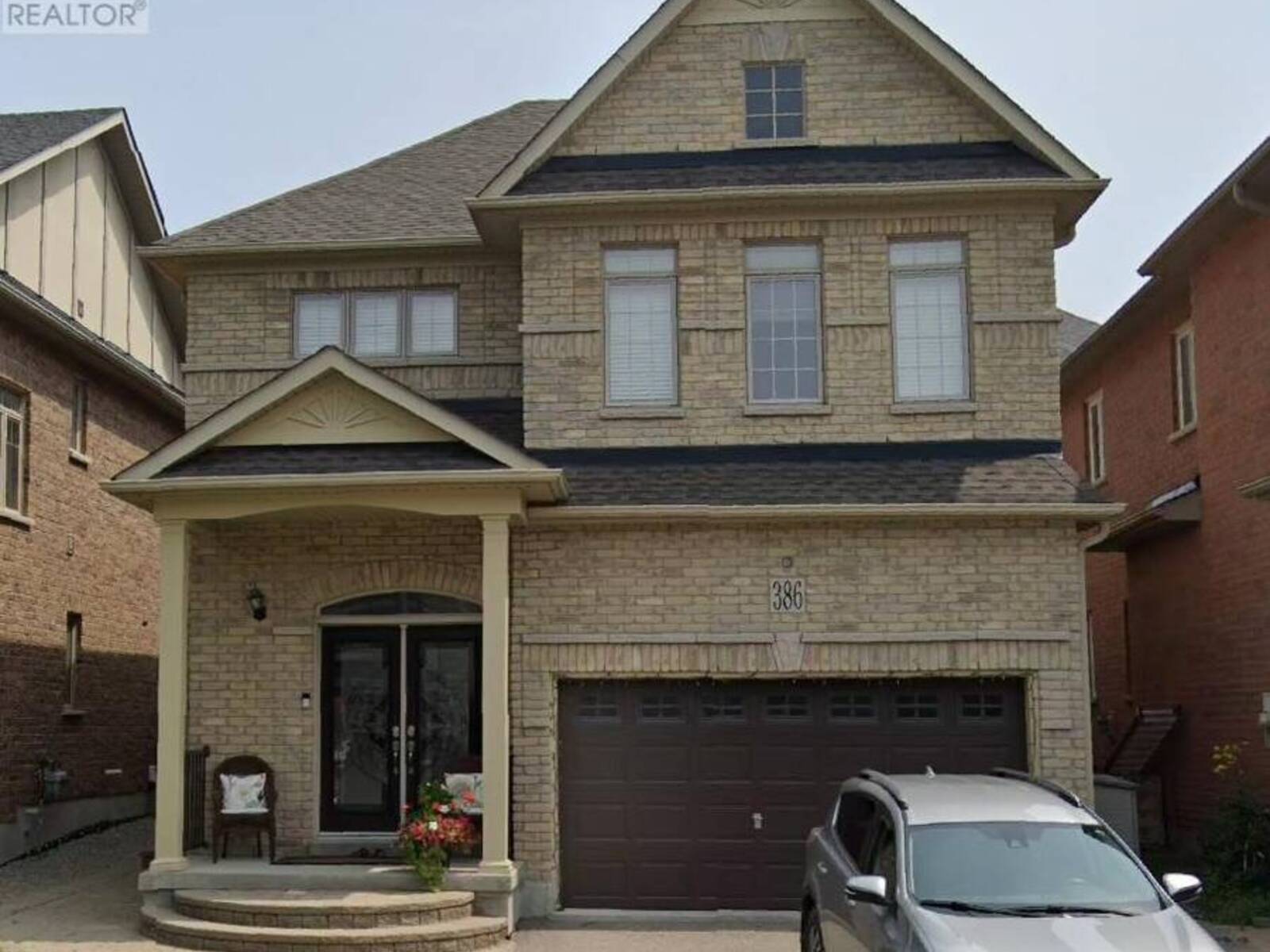 386 GILPIN DRIVE, Newmarket, Ontario L3X 3H2
