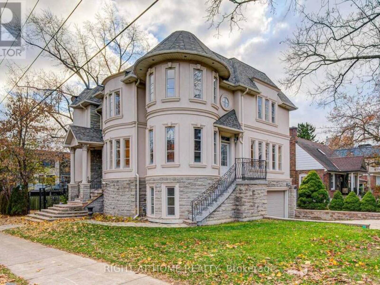 125 KINGSDALE AVENUE, Toronto, Ontario M2N 3W5