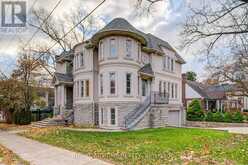125 KINGSDALE AVENUE | Toronto Ontario | Slide Image One