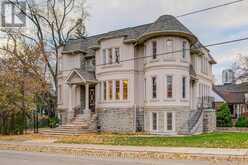 125 KINGSDALE AVENUE | Toronto Ontario | Slide Image Three