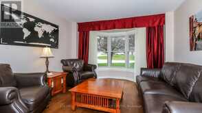 37 FALLING BROOK DRIVE | Barrie Ontario | Slide Image Eight
