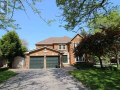 37 FALLING BROOK DRIVE Barrie Ontario, L4N 7E9