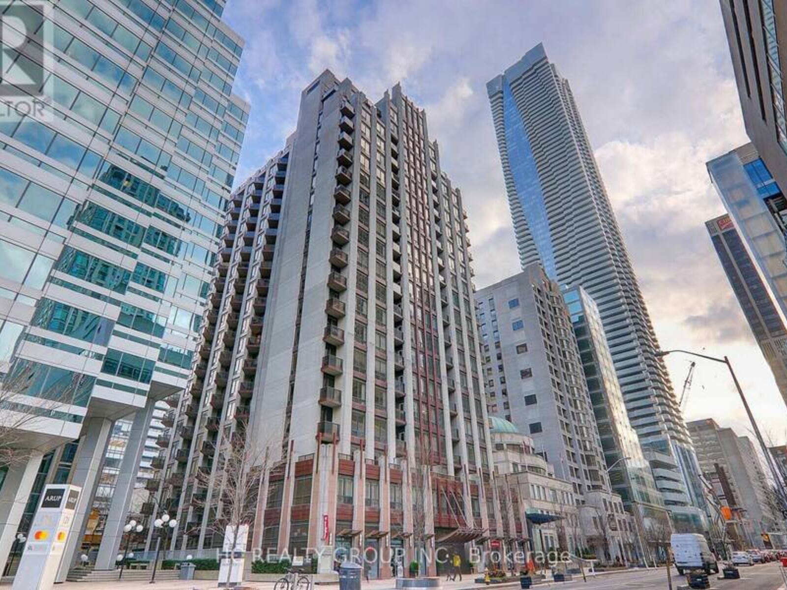 412 - 85 BLOOR STREET E, Toronto, Ontario M4W 3Y1